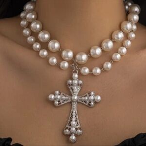 NEW WHITE CROSS NECKLACE/CHOKER